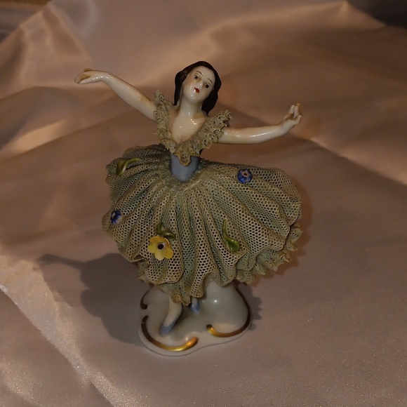 DresdenVery open to offers lace moss green ballerina - Picture 1 of 8